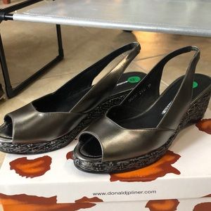 Donald J Pliner wedge heels